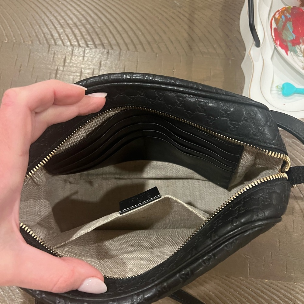 Gucci Guccissima Embossed logo crossbody Bag - Picture 2 of 12